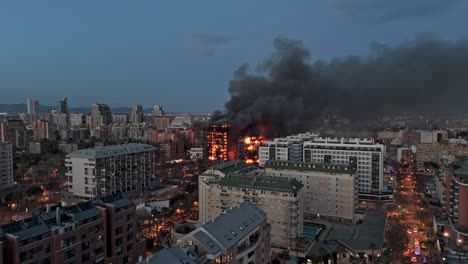 Edificio-En-Llamas-En-Valencia-Captado-Con-Drone