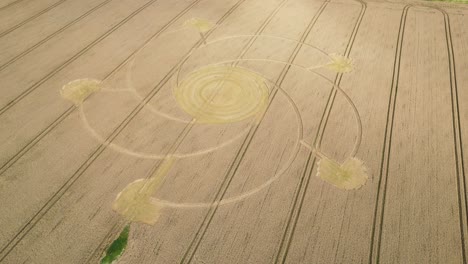 Bratton-Spiralkornkreis-Luftaufnahme-über-Goldenem-Wiltshire-Weizenfeldmuster
