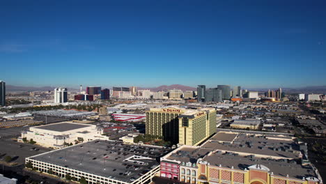 Las-Vegas,-Nevada,-USA,-Luftaufnahme-Der-Skyline-Der-Stadt-Vom-Viertel-Spring-Valley-West