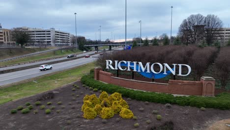 Bienvenido-A-Richmond-Firmar-En-Virginia