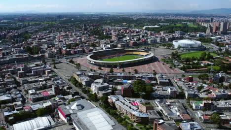 Toma-De-Drone-Del-Estadio-El-Campin,-Principal-Estadio-De-Fútbol-De-Bogotá,-Colombia