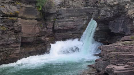 St-Mary-Fall-in-Glacier-National-Park,-Close-up-handheld