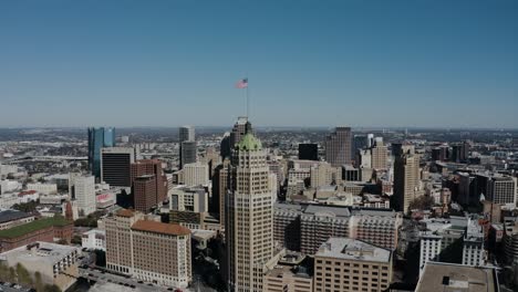 Luftaufnahme-Der-Innenstadt-Von-San-Antonio-Am-Mittag-Im-Lone-Star-State