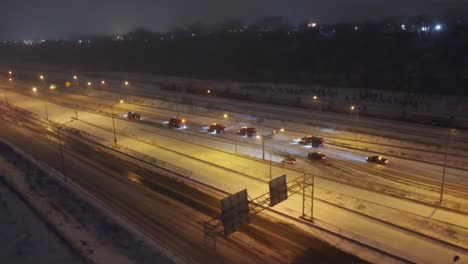 Siete-Vehículos-De-Servicio-Invernal-Limpiando-La-Nieve-Para-El-Transporte-Público