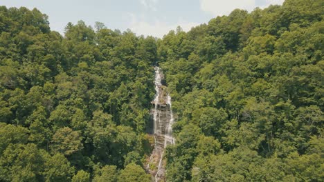 Imágenes-épicas-De-Drones-Revelan-Las-Cataratas-De-Amicalola-En-Georgia