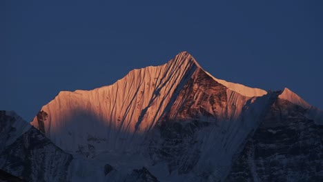 Close-up-view-of-the-red-sunset-on-Gangchempo-mountain