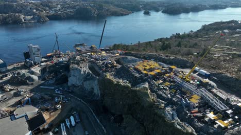 Sitio-De-Construcción-De-Sotra-Link,-Construcción-De-Un-Nuevo-Puente-A-La-Isla-De-Sotra-En-Bergen,-Noruega,-Aéreo