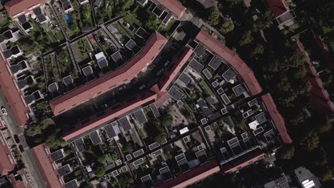 Sideways-top-down-aerial-of-residential-neighbourhood-Noordveen-in-suburbs-of-Zutphen-with-distinct-shape