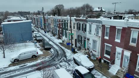 Rowhouses-in-urban-USA-city-during-winter