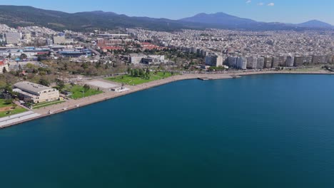 Vista-Aérea-Del-Paseo-Marítimo-De-Tesalónica,-Grecia