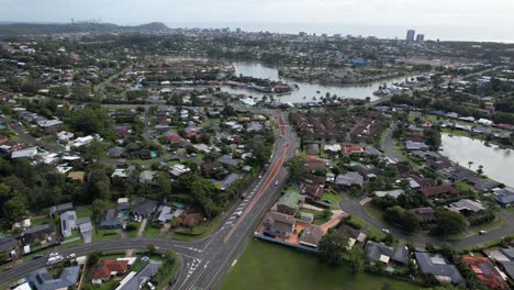 Suburbio-De-Elanora-Y-Alrededores-En-Gold-Coast,-Queensland,-Australia---Toma-Aérea-Con-Drones