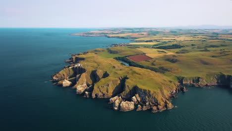 Wunder-Aus-Der-Luft-Von-St.-Abbs-Head:-Schottlands-Klippenlandschaft,-Vereinigtes-Königreich