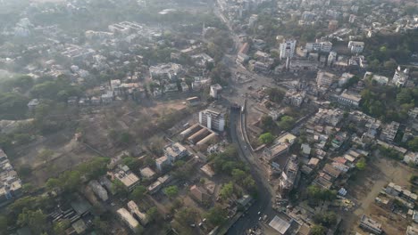 Círculo-De-Chhatrapati-Shivaji-Maharaj,-Vista-De-Drones-Ganesh-Mandir-En-Satara-En-Maharashtra
