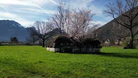 Wahrzeichen-Des-Zweiten-Weltkriegs,-Die-Schweizer-Armee-Befestigungen-Fungierten-Als-Entscheidende-Barrieren,-Die-Sicherung-Der-Passage-Zwischen-Walensee-Und-Linthene-Zürichsee,-Verkörperten-Historische-Bedeutung