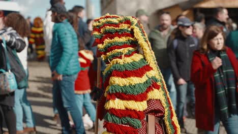 Vívidos-Paseos-Careto-En-El-Carnaval-De-Podence,-Portugal