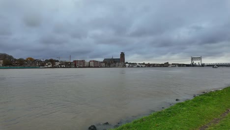 Cloudy-Sky-Over-River-Oude-Maas-In-Dordrecht,-Netherlands