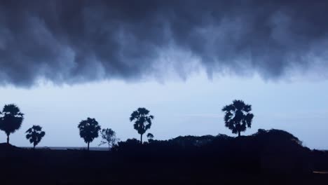 Cloudy-wind-on-the-beach