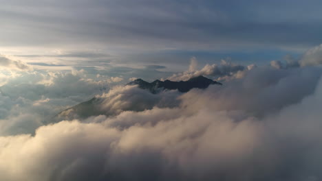 Malerische-Himmlische-Wolkenlandschaft