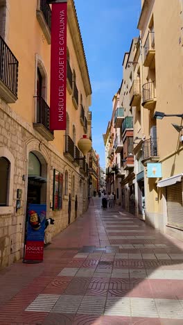 vertical-video-of-Figueras-in-the-city-center