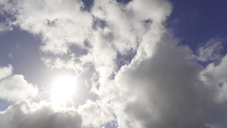 Timelapse-of-clouds-on-a-sunny-blue-sky