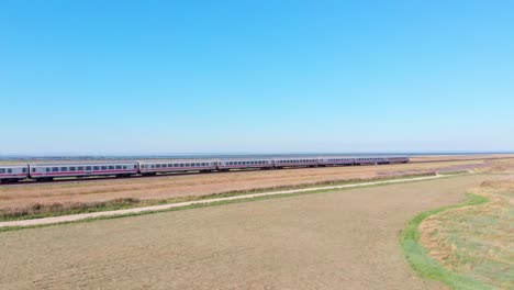 Aéreo:-Tren-De-Pasajeros-En-El-Norte-De-Alemania