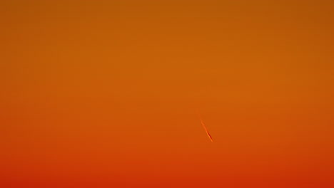 Chemtrail-fall-in-orange-golden-skyline-panoramic-view