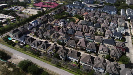 Houston-TX-USA,-Aerial-View-of-Residential-Community-by-Hermann-Park-and-Medical-Center-Area,-Revealing-Drone-Shot