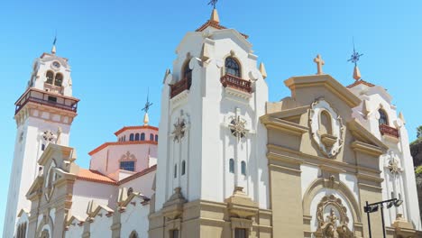 Pan-Up-Church-In-Mediterranean-Country,-Basílica-De-Nuestra-Señora-De-La-Candelaria-In-Tenerife