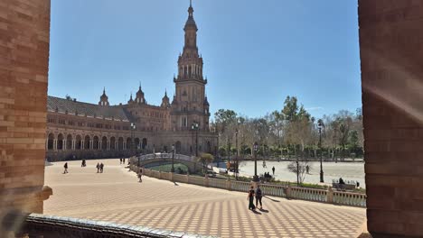 Cinematic-View-Of-Torre-Sur-At-Plaza-de-Espana,-Seville,-Spain