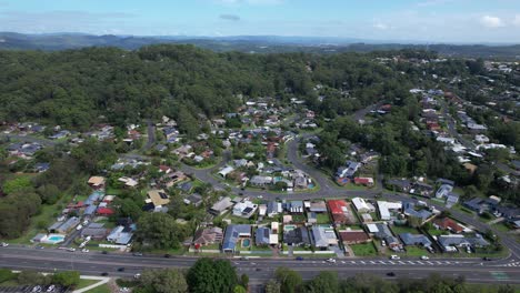 Wohnvillen-Und-Straßen-Im-Vorort-Currumbin-Waters,-Gold-Coast,-Queensland,-Australien