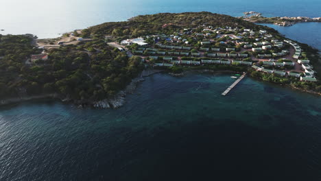 Isuledda-O-Isola-Dei-Gabbiani:-Maravillosa-Vista-Aérea-En-órbita-Sobre-Esta-Famosa-Isla-De-Cerdeña-En-Un-Día-Despejado