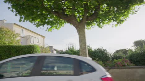 Bewegte-Aufnahme-Aus-Einem-Auto,-Das-Zufällige-Straßen-In-Frankreich-Filmt