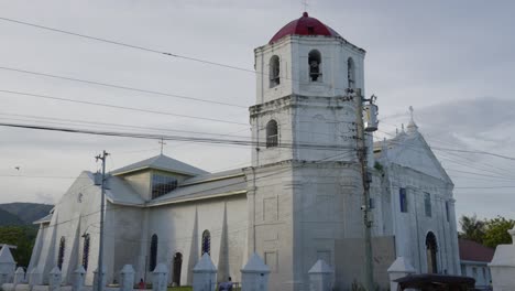 Toma-Exterior-De-La-Iglesia-De-Nuestra-Señora-De-La-Inmaculada-Concepción,-Isla-De-Cebú,-Filipinas