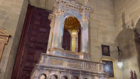 Catedral-De-Málaga-Dentro-Del-Altar-Católico-Romano-España-Lugar-Religioso-Espiritual