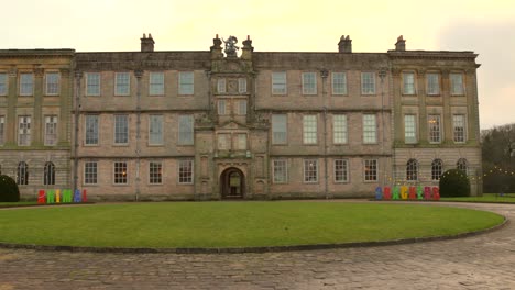 Casa-Palaciega-De-Lyme,-Un-Lugar-Emblemático-Con-Arquitectura-Histórica-Inglesa