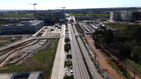 Architektonisches-Wunder-Des-Bahnhofs-Montpellier---Überflug-Aus-Der-Luft