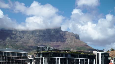 Time-Lapse-of-Moving-Clouds-on-Table-Mountain-in-Cape-Town,-South-Africa
