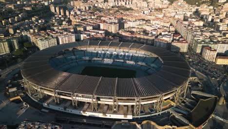 Fantastische-Luftaufnahme-über-Dem-Diego-Armando-Maradona-Stadion-In-Neapel,-Italien