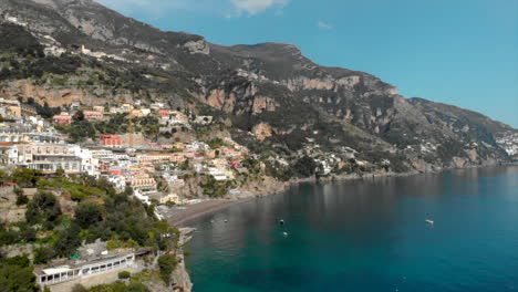 Drohnenansicht-Der-Atemberaubenden-Küste-Von-Amalfi