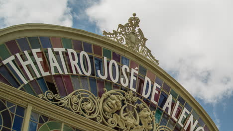 Timelapse-De-La-Fachada-Del-Teatro-José-De-Alencar,-Fortaleza,-Ceara,-Brasil