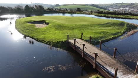 Luftbildvideo-Eines-Signature-Hole-Auf-Einem-Cork-Golfplatz-In-Cobh,-Irland