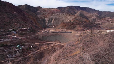Aerial-View-of-Abandoned-United-Verde-Copper-Mine-in-Jerome,-Arizona-USA,-Drone-Shot