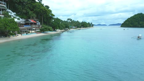 Toma-De-Drone-De-Un-Lujoso-Resort-De-Playa-De-5-Estrellas-En-El-Nido,-Filipinas