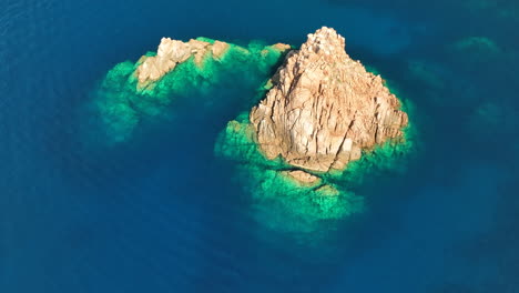 El-Impresionante-Golf-De-Girolata-En-Córcega-Con-Aguas-Turquesas,-Vista-Aérea.