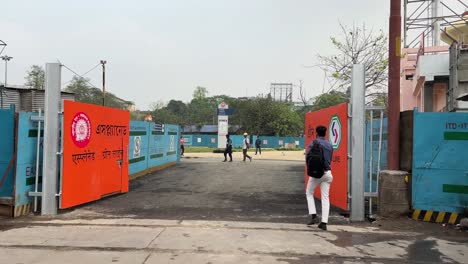 Gate-of-East-west-Kolkata-underwater-metro-station-in-Esplanade,-Kolkata