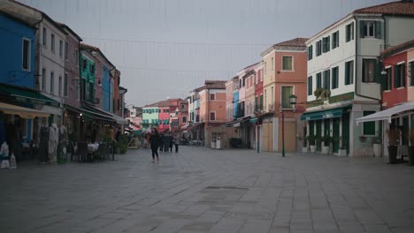 Vibrant-Burano-Main-Square-Bustle,-Venice-Italy