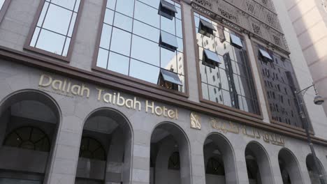 Exterior-Facade-Of-Dallah-Taibah-Hotel-In-Medina,-Saudi-Arabia