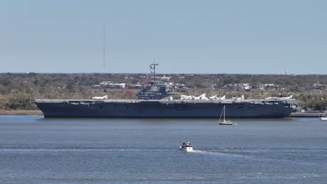 USS-Yorktown-CVE-10,-Charleston,-Hafen-Von-South-Carolina,-Marine--Und-Luftfahrtmuseum