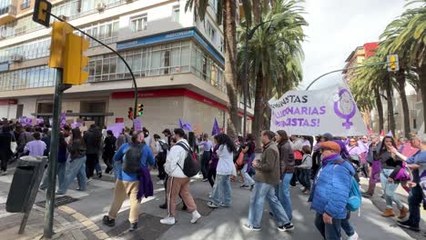 Protest-Feministinnen-Für-Gaza-Palästinenser-Unterstützer-Hauptstraße-Malaga-Spanien