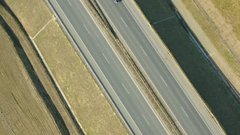 Cars-and-vehicle-traffic-on-the-motorway-in-the-city-of-Gdynia,-Sweden